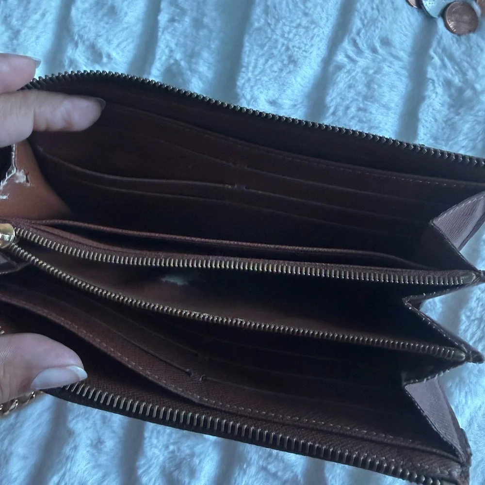 Louis Vuitton wallet/crossbody with 2 chains - Picture 7 of 15